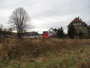 Penny-Markt gegenüber dem Baugrundstück